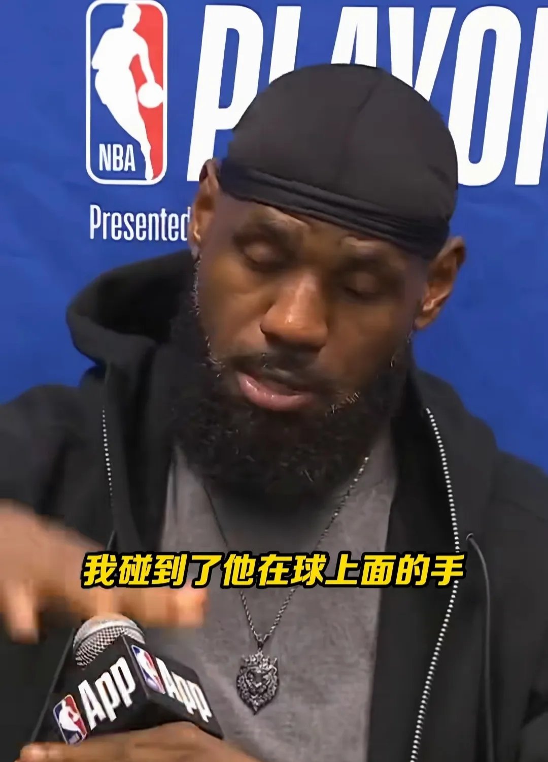 詹姆斯在曼联比赛中锐不可当，持续失利引发热议！