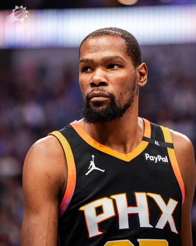 开云-杜兰特重返赛场,爆冷首场状态出色,独行侠观众沸腾!-开云