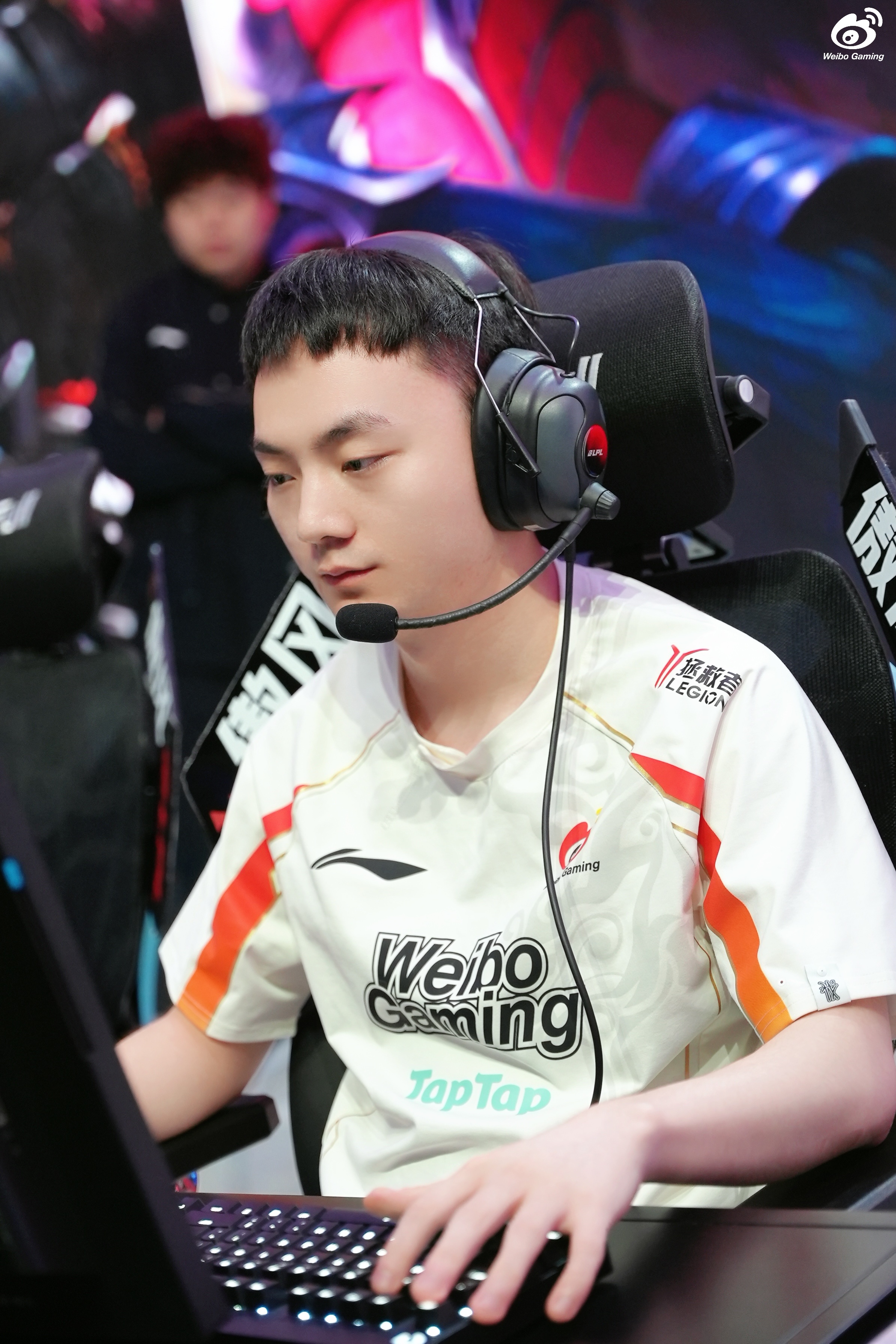 开云手机在线登陆入口-Rookie重返赛场,出色防守首场状态出色,SKT观众沸腾!-开云手机在线登陆入口